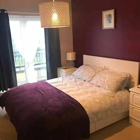 Ferienhaus Modern House 5 Mins From Racecourse